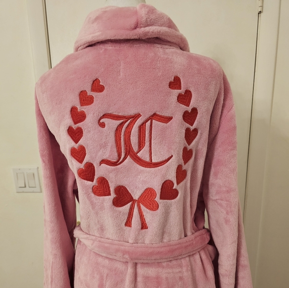 Pink Robe with Red Heart Embroidery - Picture 1 of 6